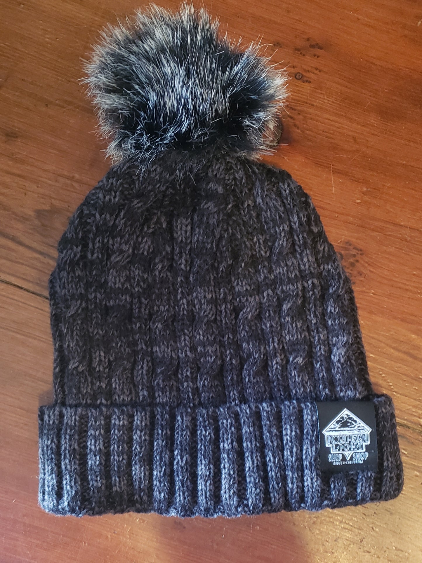 BEANIE CABLE CUFFED POM-POM